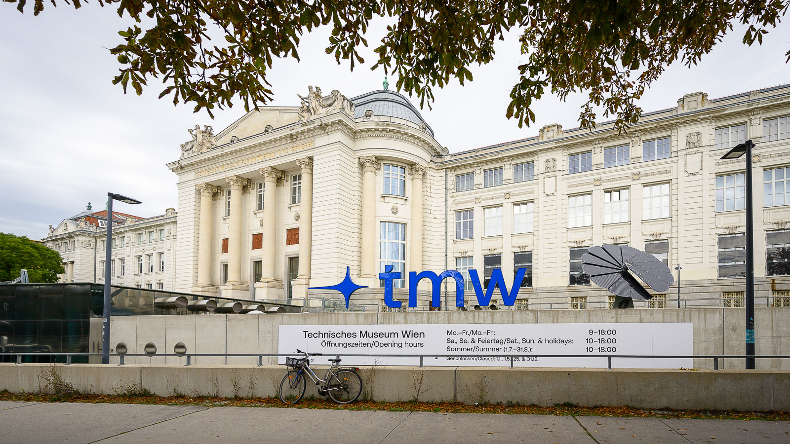 <br /> Außenansicht des Technischen Museums Wien